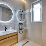 Juliet Residence, Penthouse , Your Away From In By Sf Homes Apartment *