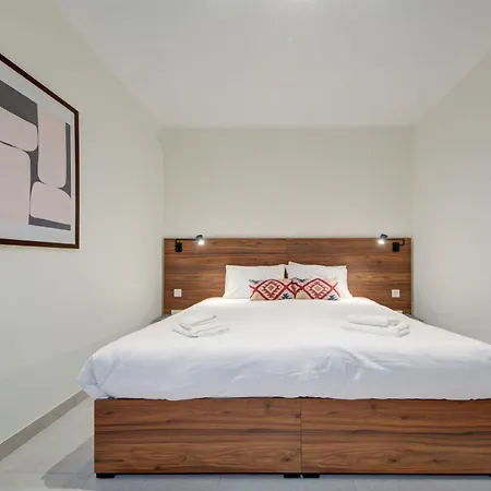 Juliet Residence, Penthouse , Your Away From In By Sf Homes Daire *