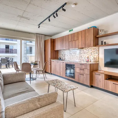 Juliet Residence, Penthouse , Your Away From In By Sf Homes Daire *