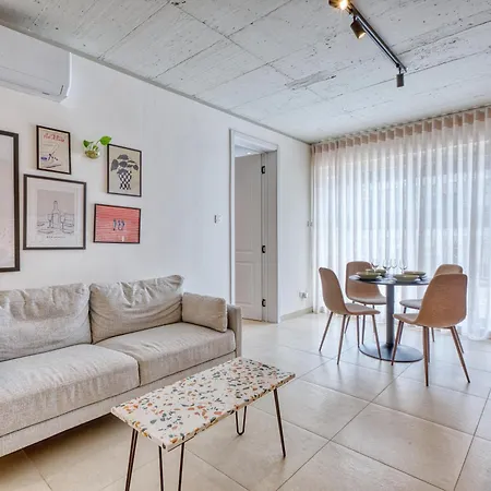 Апартаменты Juliet Residence, Penthouse , Your Away From In By Sf Homes