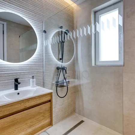 Juliet Residence, Penthouse , Your Away From In By Sf Homes Daire *