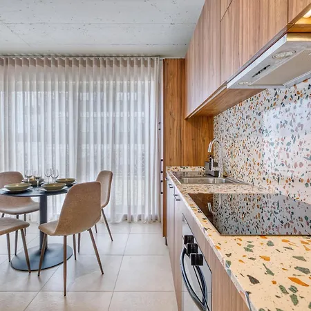 Апартаменты Juliet Residence, Penthouse , Your Away From In By Sf Homes